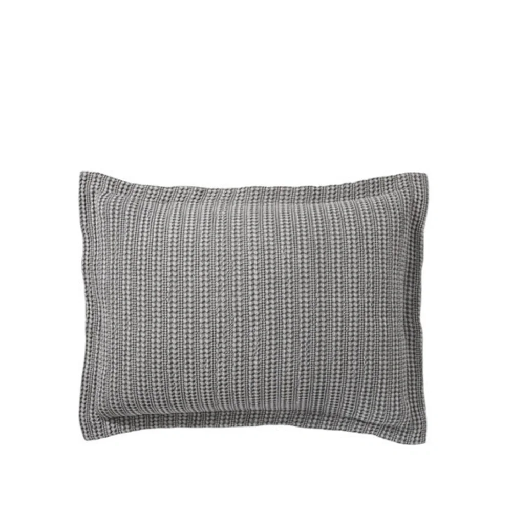 2‎ x Pottery Barn Honeycomb Textured Grey Standard Pillow Covers 26 x 20